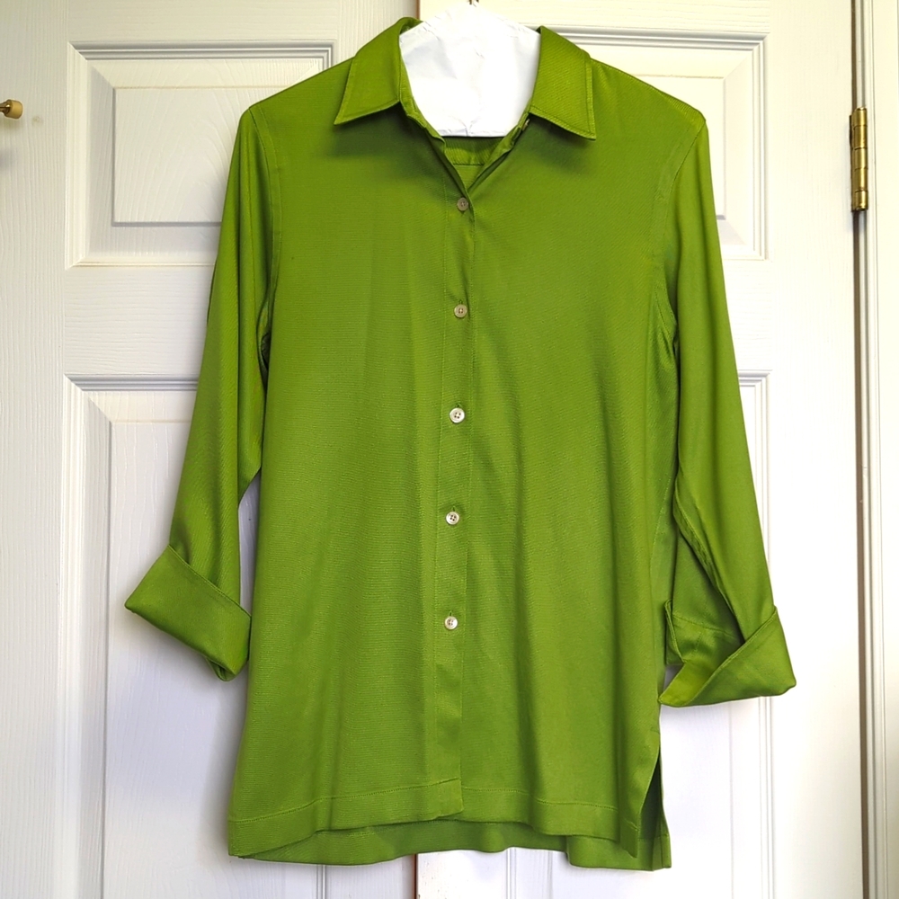 Jones NY  Ladies Button-down Dress Shirt.